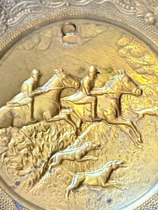 Large Vintage Brass Embossed Fox Hunting Scene - Picture 7 of 12